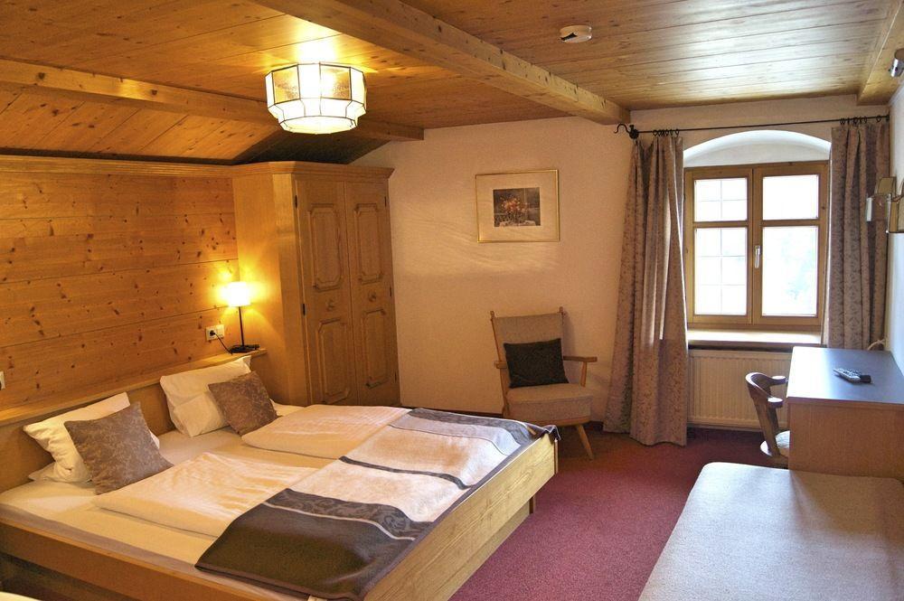 Gasthof Zum Schupfen Hotel Innsbruck Exterior photo